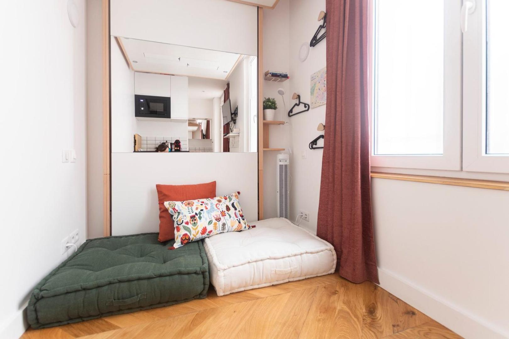Super Central Mini Studio - 2 Pax, Murphy Bed Париж Екстер'єр фото
