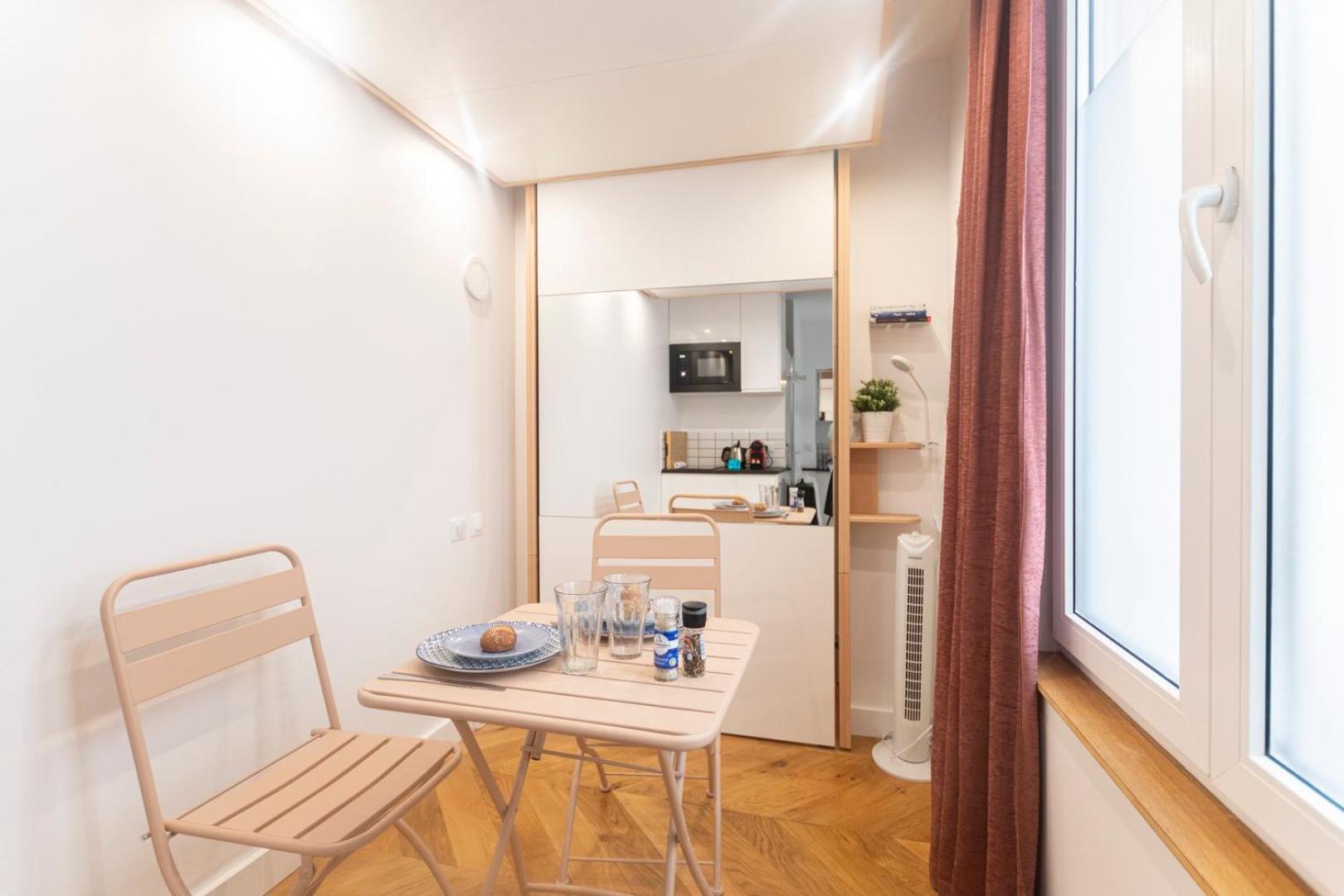 Super Central Mini Studio - 2 Pax, Murphy Bed Париж Екстер'єр фото